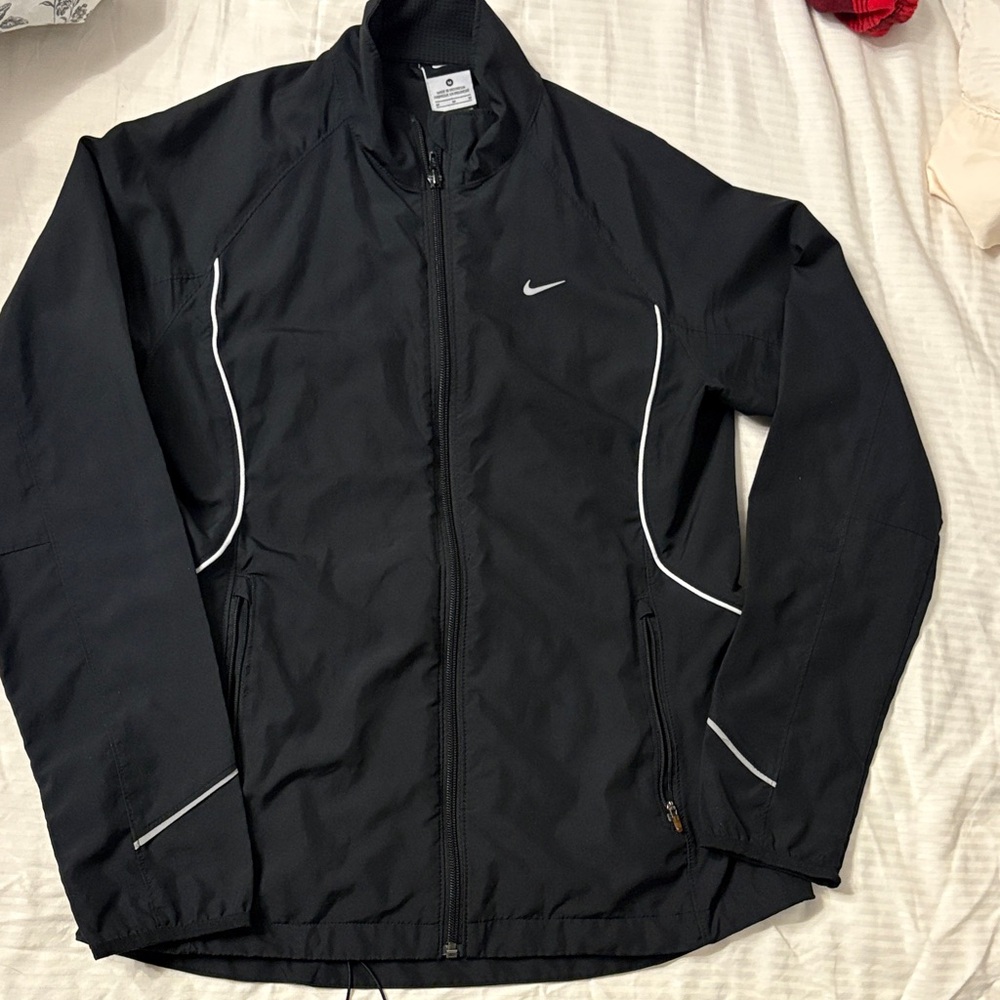Nike Women’s Black Windbreaker